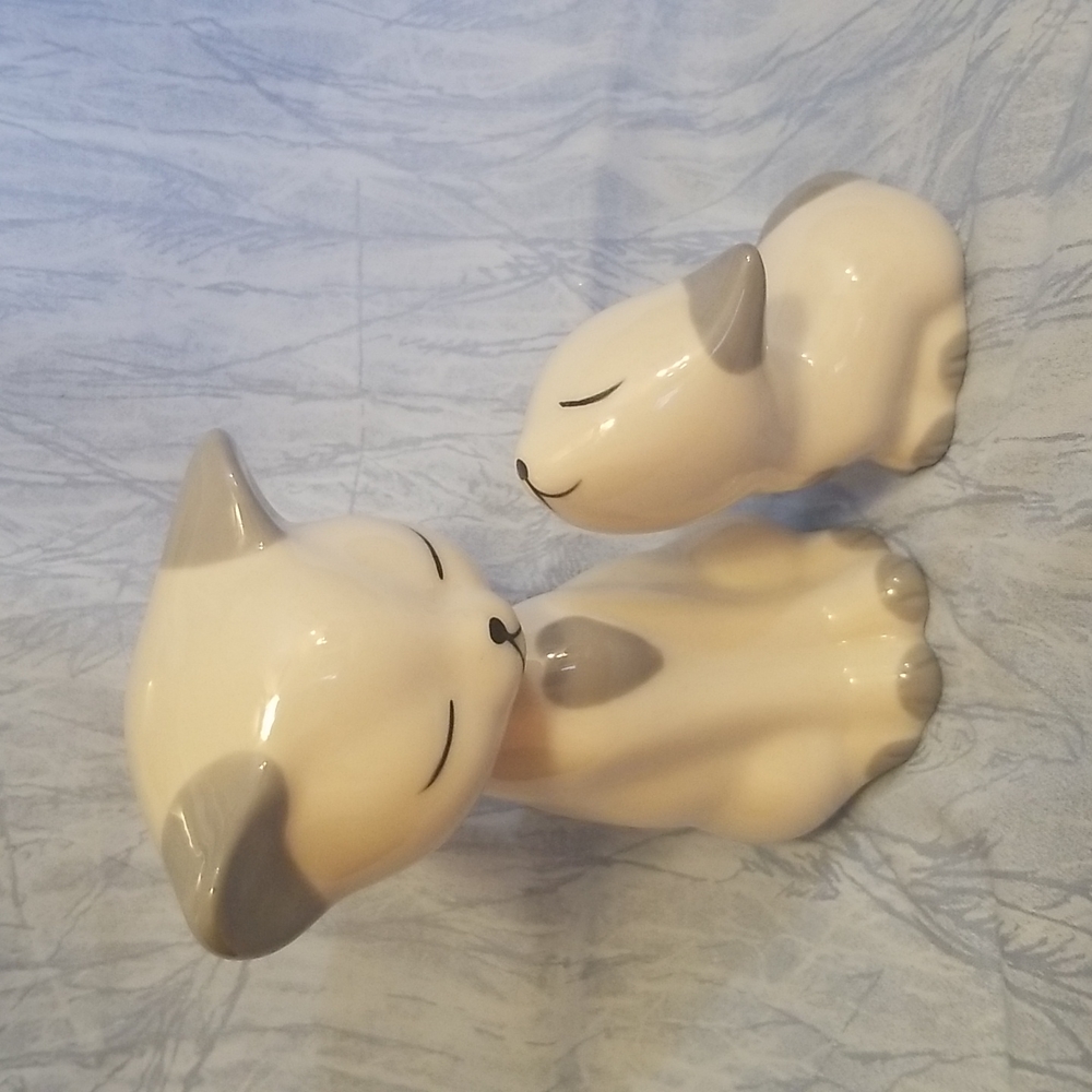 Siamese Momma Cat and Kitten Figurines - Picture 1 of 7